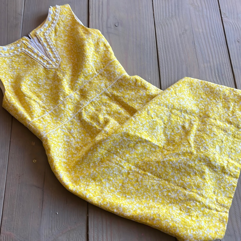 Tahari Size 4 Dress